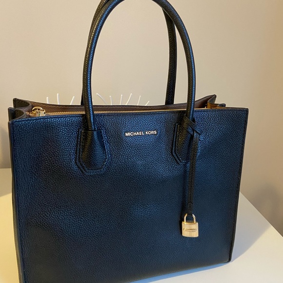 Michael Kors Black Mercer - Picture 4 of 4